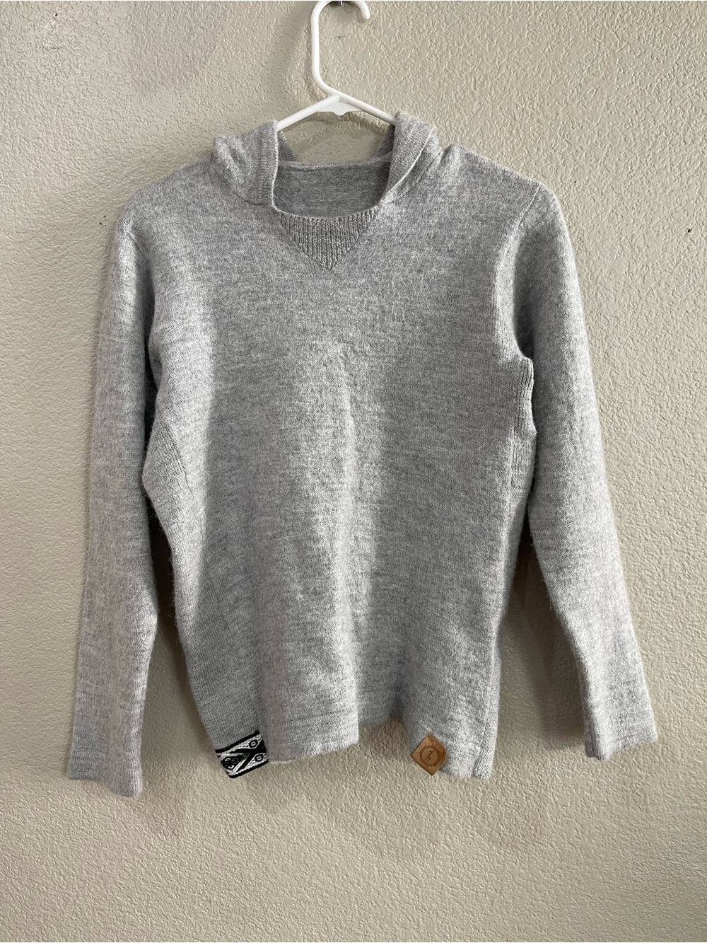 PAKA The Hoodie gray medium